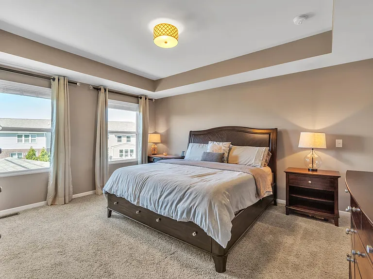 15745 Diamante Dr — Photo 33