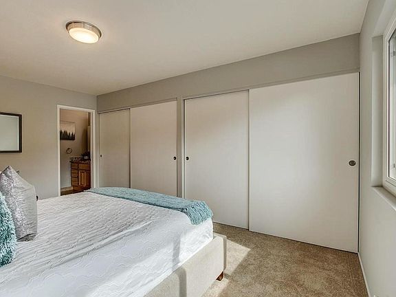 4th image of 1803 Queen Victoria Way