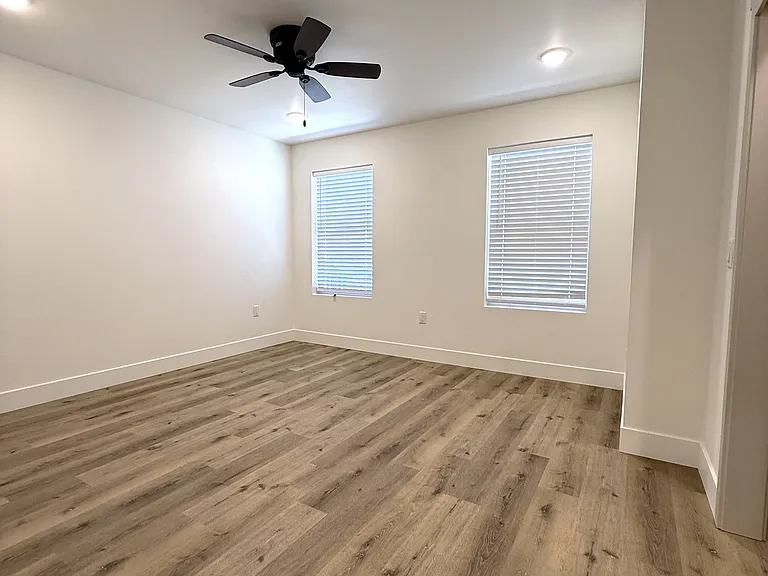 201 W Center St #13 — Photo 13