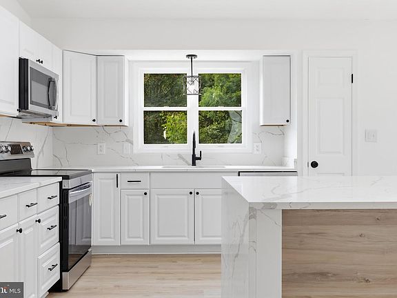 4th image of 13835 McIntosh Cir