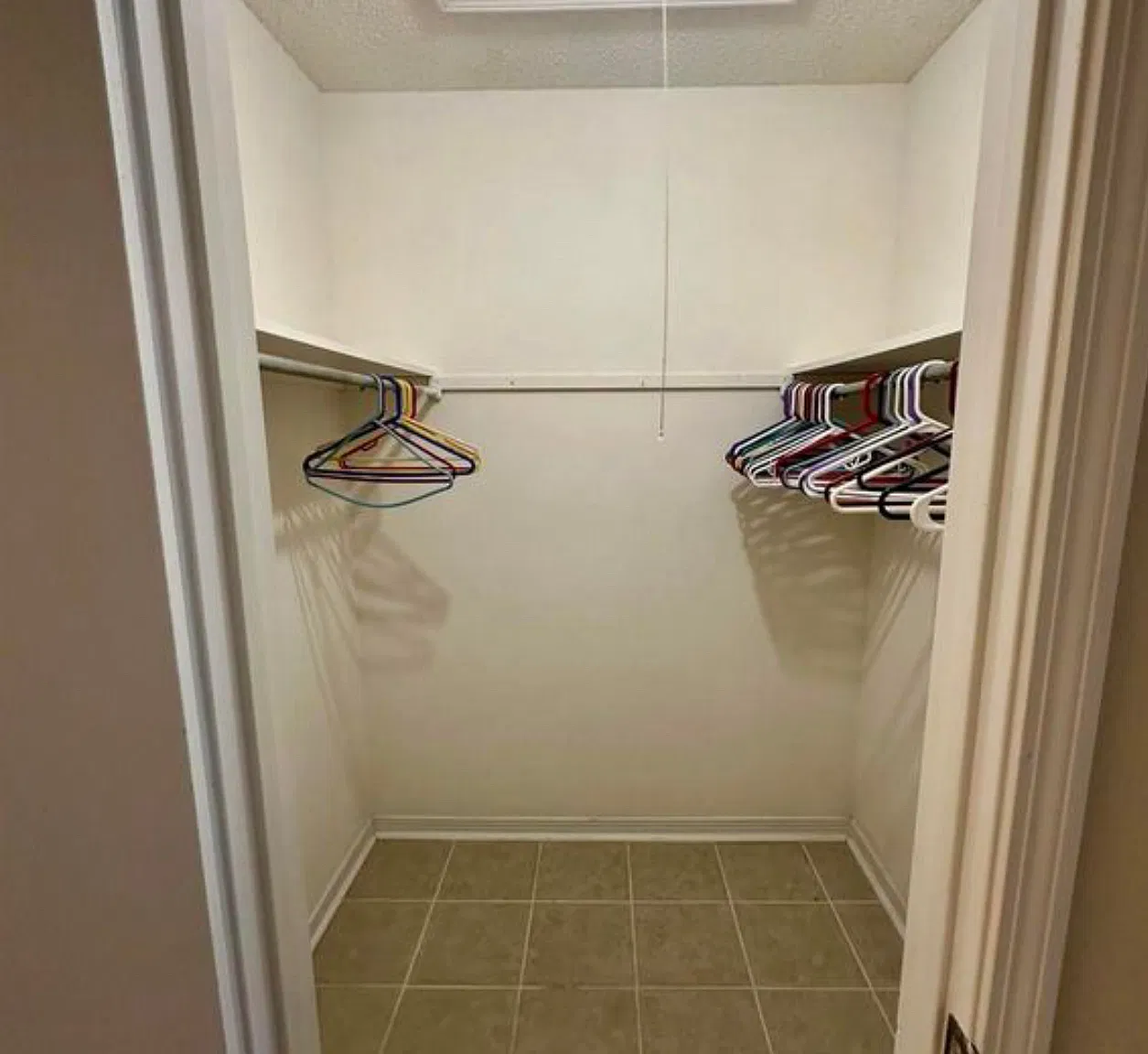 467 Stara Cir — Photo 2