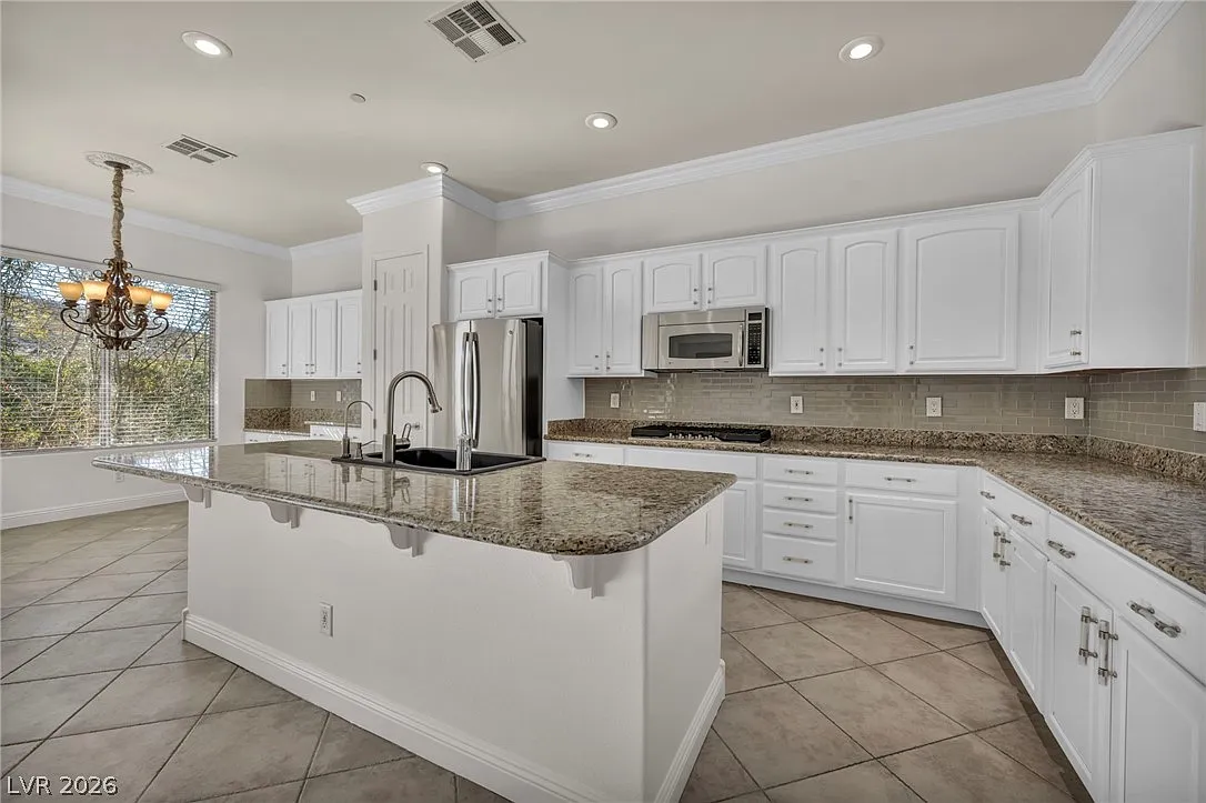 4 bed, 3.5 bath, 2614 sqft, $5,000 — Photo 4