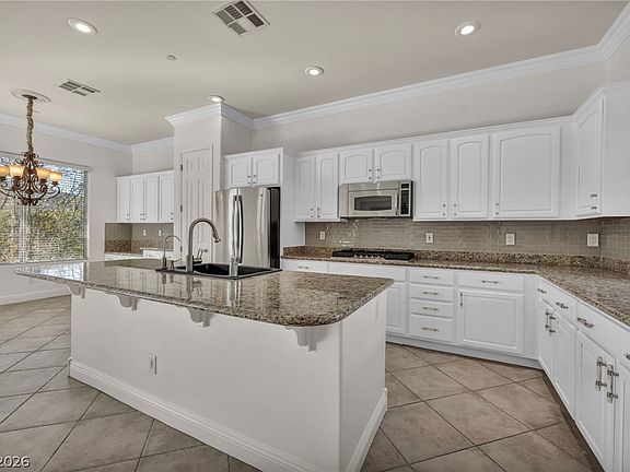 4th image of 37 Stonemark Dr