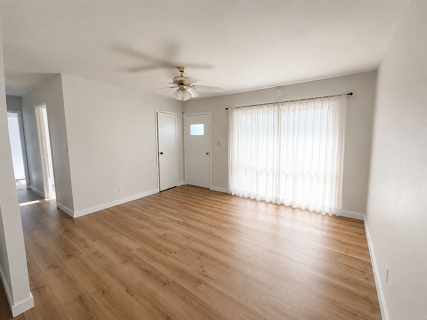 3 bed, 925 sqft, $1,550 — Photo 3