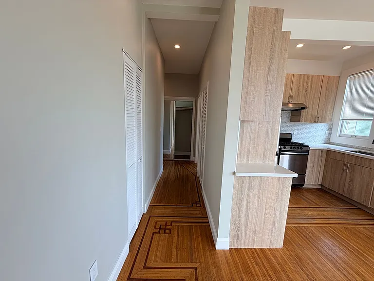 994-998 Guerrero St — Photo 10