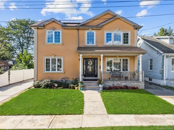 226 Franklin Street, Elmont, NY 11003