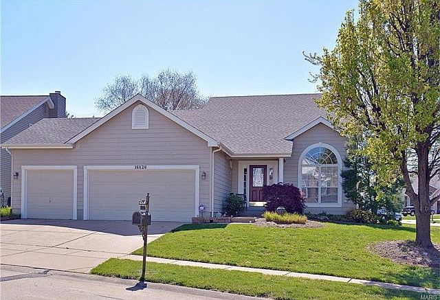 1st image of 16826 Hickory Crest Dr