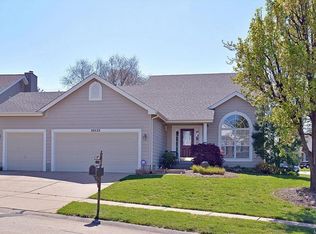 16826 Hickory Crest Dr, Ballwin, MO