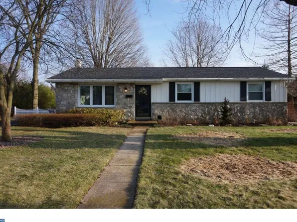 802 W 5th Ave, Parkesburg, PA 19365
