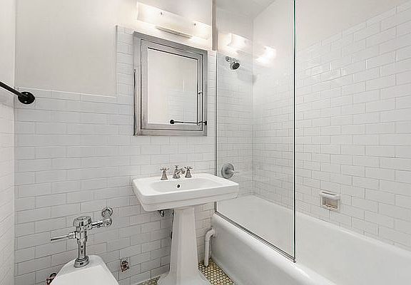 5th image of 24 5th Ave APT 431