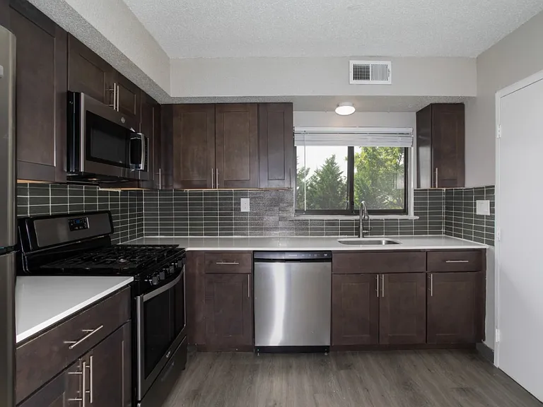 Echelon Glen — Photo 2