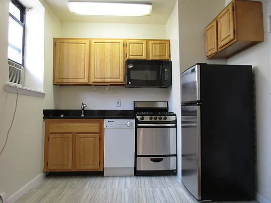 Rented by City Connections Realty | media 11