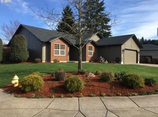 810 Arthur Ave, Cottage Grove, OR 97424