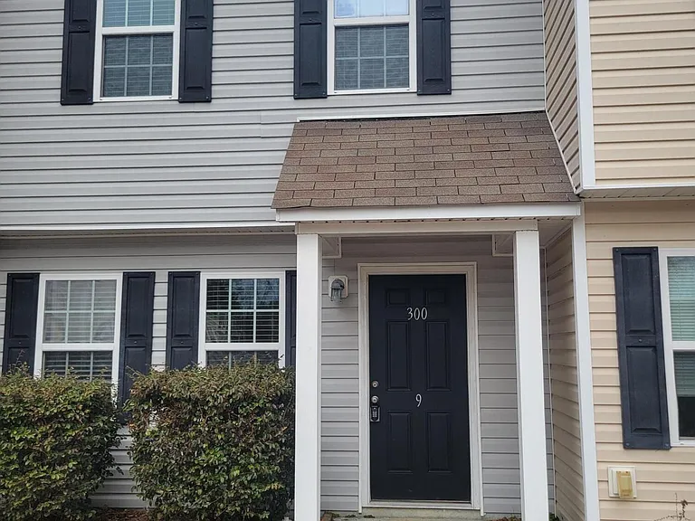 300 Burley Dr #9 — Photo 1