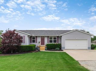 7895 Beecher Rd SW, Pataskala, OH 43062