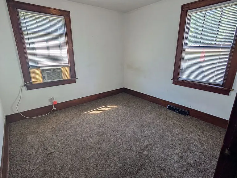 813 Kern St — Photo 4