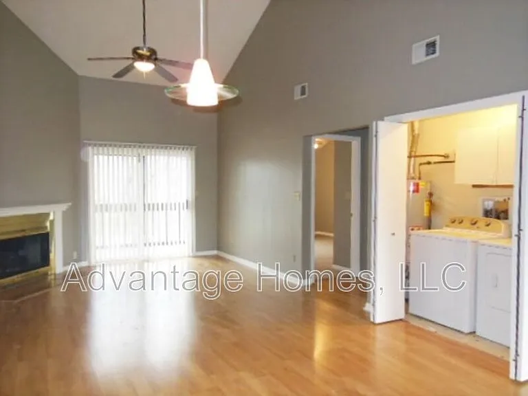 4811 Horton St — Photo 16