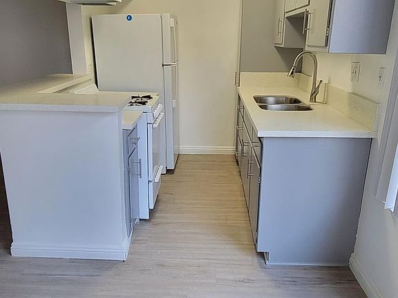 2nd image of 3655 Keystone Ave #301