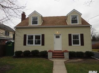 476 Deer Park Ave, Babylon, NY 11702