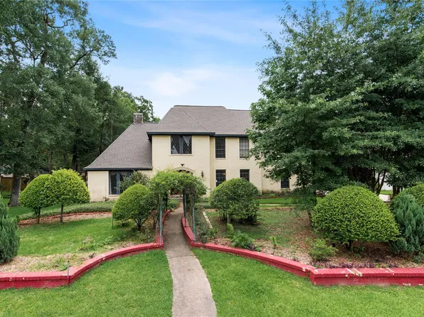 319 S Rivershire Dr, Conroe, TX 77304