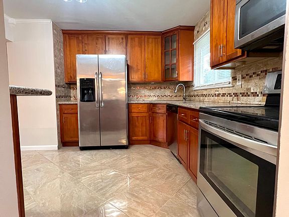 3rd image of 671 Leonard Ave