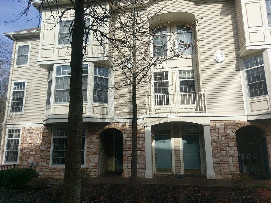 1st image of 604 Kensington Ln