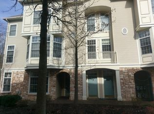604 Kensington Ln, Livingston, NJ 07039