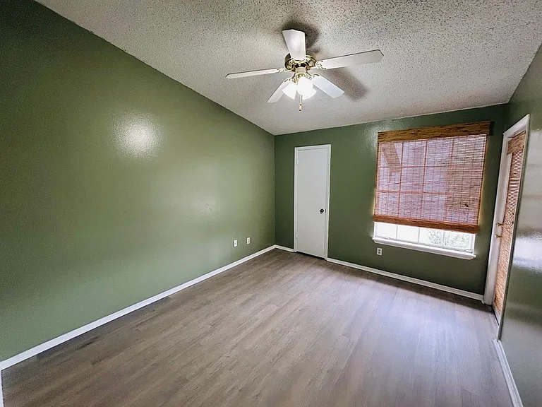 1908 Lake Atriums Cir #9 — Photo 7