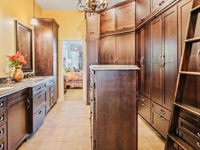 8204 Kiawah Trce — Photo 17