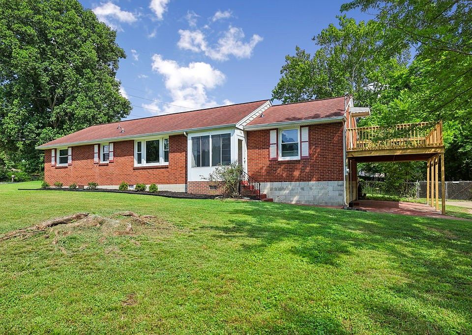 1st image of 900 Radford Dr