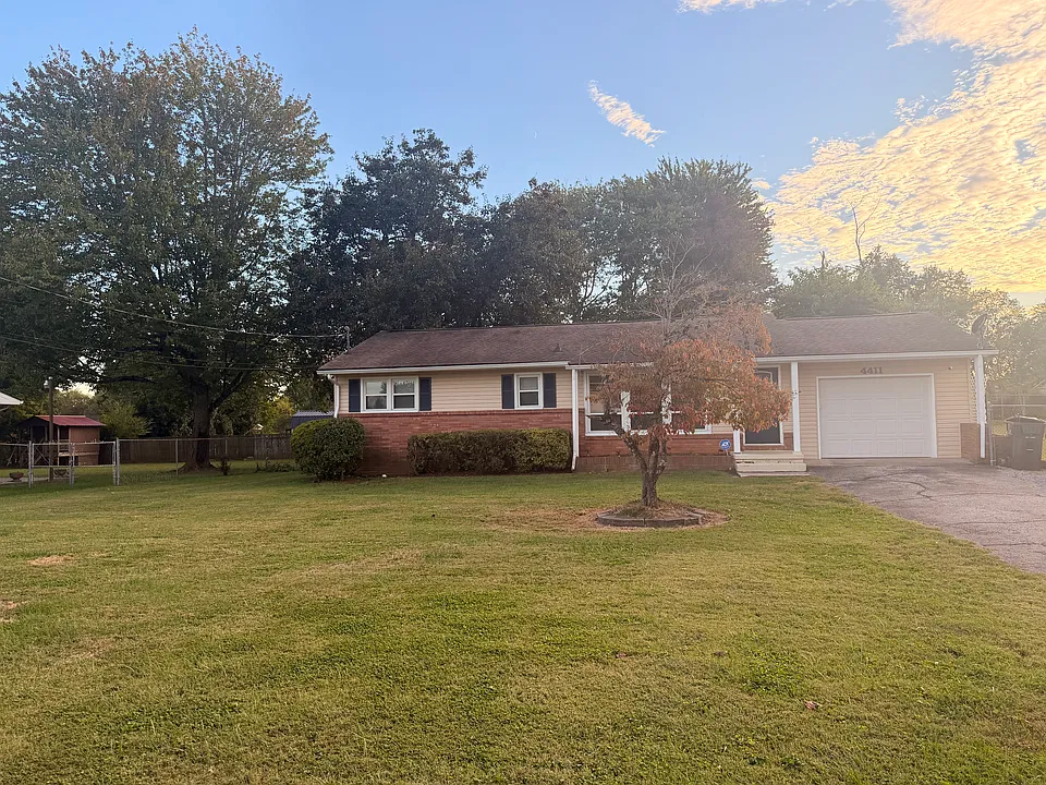 4411 Landon Dr