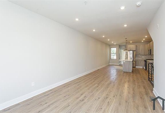 3rd image of 1906 Ingersoll St #A