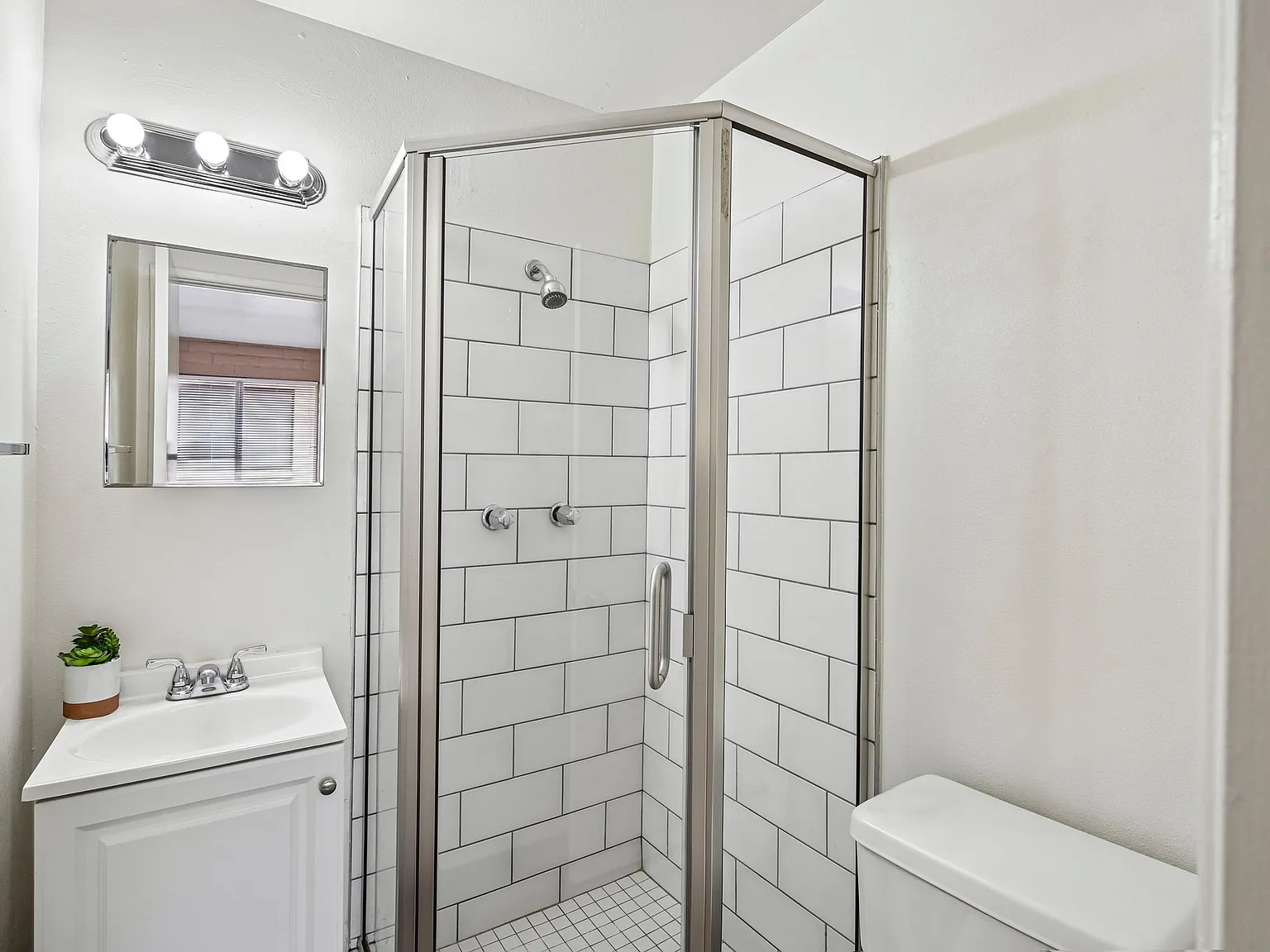University Lee Apartments — Photo 4