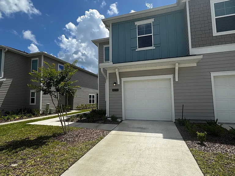 2234 Windward Cay Ln — Photo 1