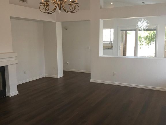 3rd image of 912 S Scallop Dr