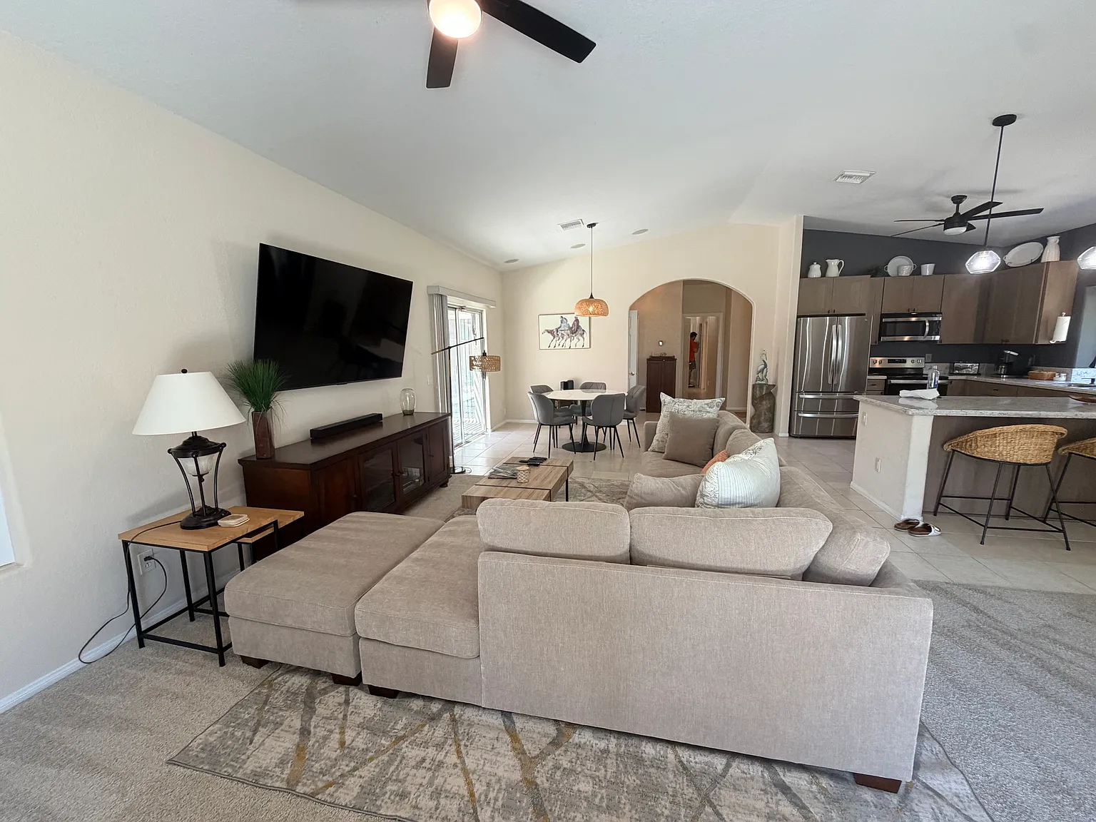 3 bed, 1900 sqft, $4,000 — Photo 4
