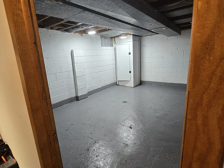21227 Panama St — Photo 32