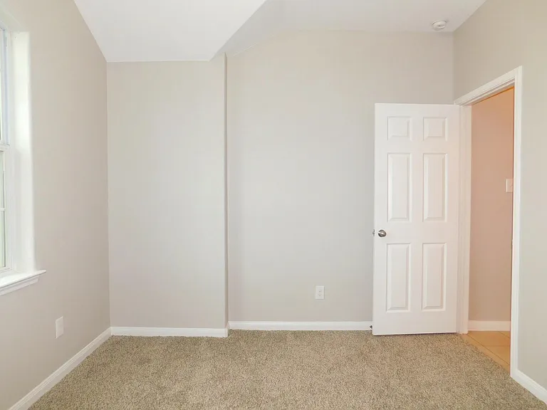 101 Kincaid Dr — Photo 16