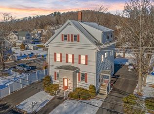 129 Friend St #2, Amesbury, MA 01913