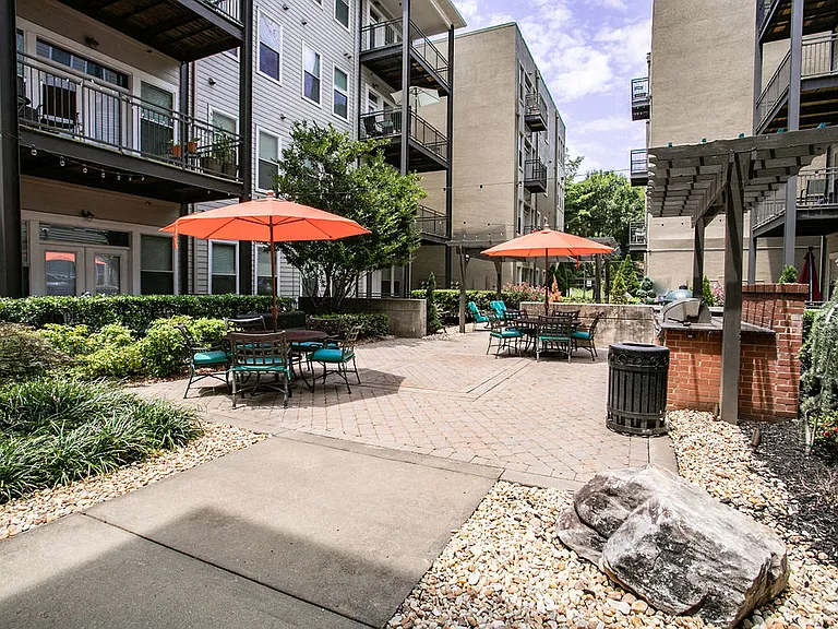 Mariposa Lofts — Photo 18