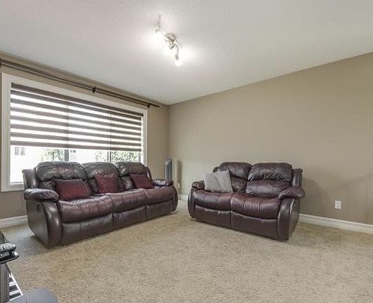 3rd image of 11605 16a Ave SW