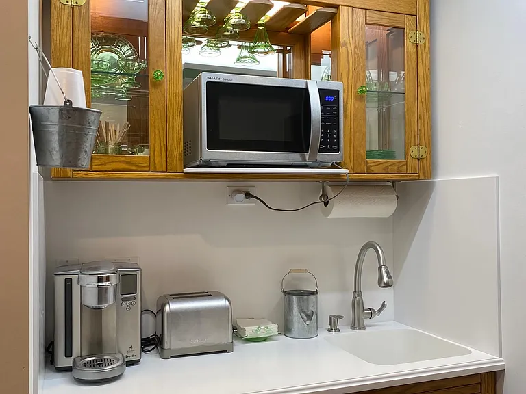 Exhaust Fan over Oak Kitchenette Cabinet - We do NOT allow Electric Hot Plates