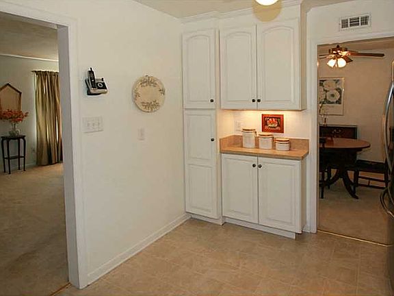 5th image of 238 Tyler Brooks Dr