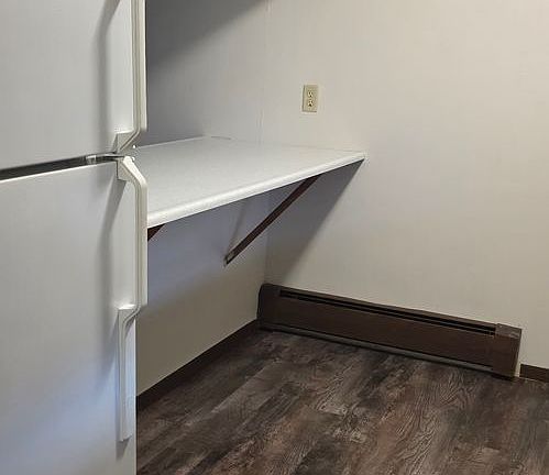 5th image of 842 Forest Ct APT 8