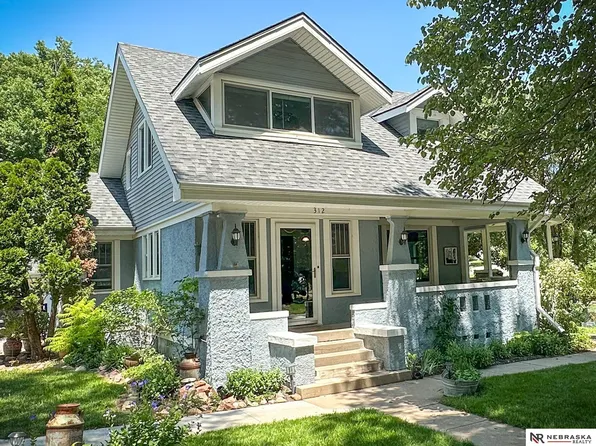 312 Pine St, Ceresco, NE 68017