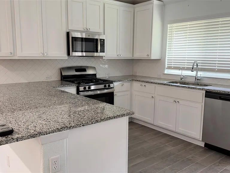 128 Riverhill Dr — Photo 13