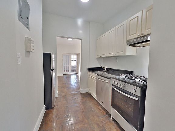 3rd image of 715 E 5th St APT 5C