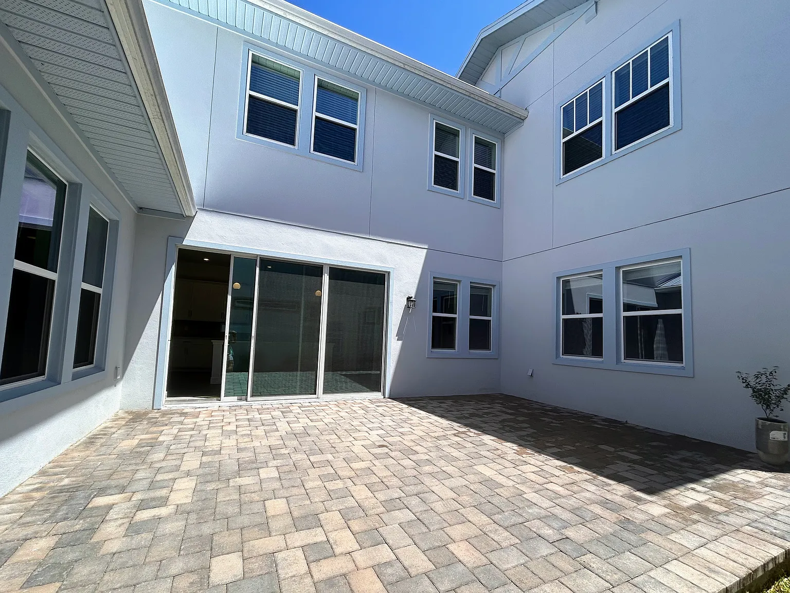 4 bed, 3.5 bath, 2952 sqft, $4,200 — Photo 4