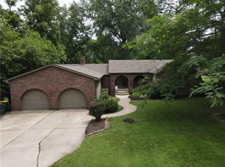 801 S Woodland Dr, Kansas City, MO 64118