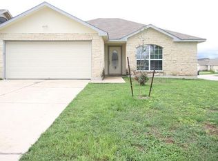 300 Blue Shale Dr, Jarrell, TX 76537